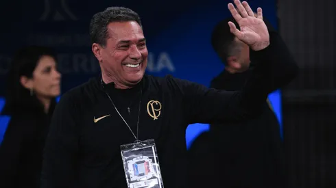 Foto: Ettore Chiereguini/AGIF- Vanderlei Luxemburgo ficou feliz com o empate