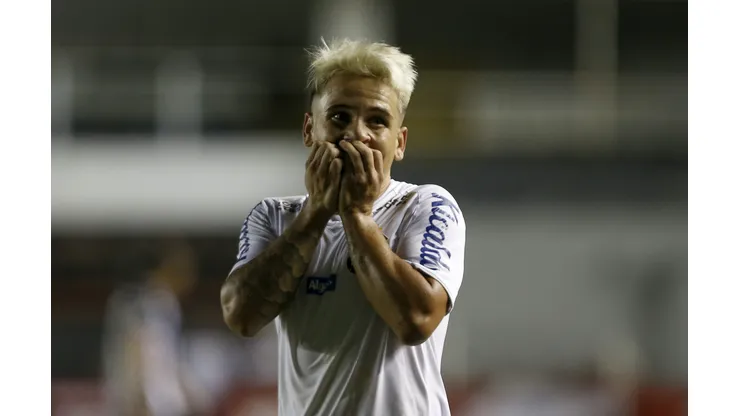 Só uma coisa separa Soteldo de ser reintegrado ao Santos - Foto: Miguel Schincariol/Getty Images