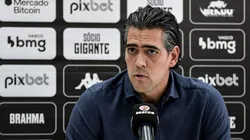 RJ - RIO DE JANEIRO - 17/07/2023 - VASCO, APRESENTACAO RAMON DIAS - O dirigente Paulo Bracks fala aos jornalistas durante apresentacao oficial de Ramon Dias como tecnico do Vasco em coletiva de imprensa realizada no CT Moacyr Barbosa. Foto: Thiago Ribeiro/AGIF