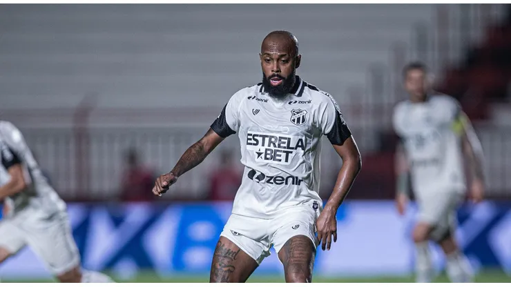 Chay, do Ceará, durante partida contra o Atletico-GO no Antonio Accioly pelo Série B 2023. Foto: Isabela Azine/AGIF