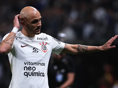 Fábio Santos é direto sobre possível proposta para saída de Roger Guedes do Corinthians