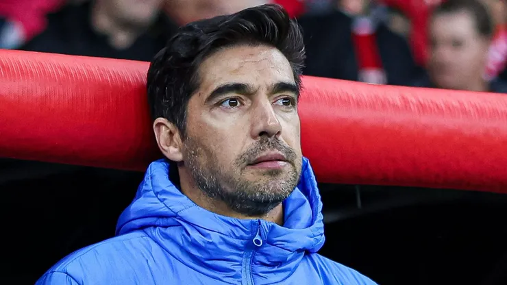 RS - PORTO ALEGRE - 16/07/2023 - BRASILEIRO A 2023, INTERNACIONAL X PALMEIRAS - Abel Ferreira tecnico do Palmeiras durante partida contra o Internacional no estadio Beira-Rio pelo campeonato Brasileiro A 2023. Foto: Maxi Franzoi/AGIF
