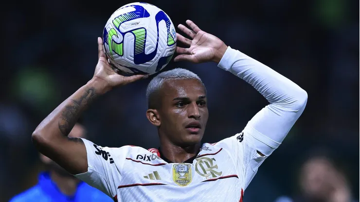 SP - SAO PAULO - 08/07/2023 - BRASILEIRO A 2023, PALMEIRAS X FLAMENGO - Wesley jogador do Flamengo durante partida contra o Palmeiras no estadio Arena Allianz Parque pelo campeonato Brasileiro A 2023. Foto: Ettore Chiereguini/AGIF