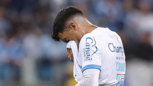 Cauly, do Bahia, lamenta chance perdida durante partida contra o Gremio na Arena do Gremio pela Copa do Brasil 2023. Foto: Pedro H. Tesch/AGIF