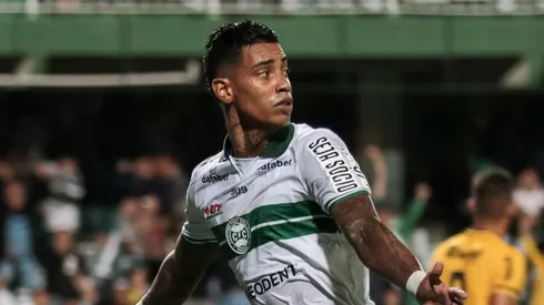 Manga é o artilheiro do Coxa em 2023