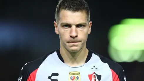 Júlio Furch ganha data para desembarcar CT Rei Pelé e assinar com o Santos