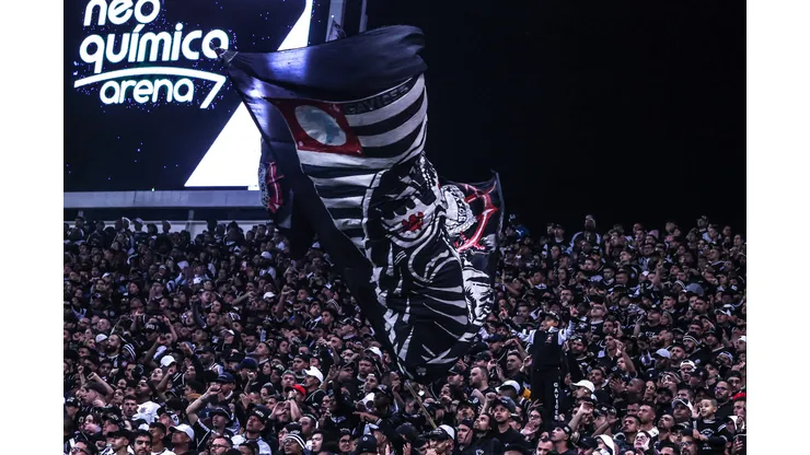 SP - Sao Paulo - 05/11/2022 - BRASILEIRO A 2022, CORINTHIANS X CEARA - Torcida durante partida entre Corinthians e Ceara no estadio Arena Corinthians pelo campeonato Brasileiro A 2022. Foto: Marcello Zambrana/AGIF