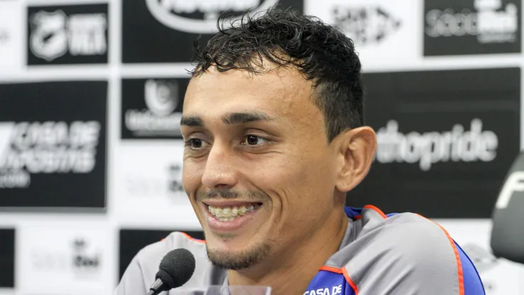 SP - Santos - 05/06/2019 - Coletiva Diego Pituca, do Santos Futebol Clube - Coletiva do meio campo Diego Pituca, do Santos Futebol Clube, no CT Rei Pele. Foto: Fernanda Luz/AGIF