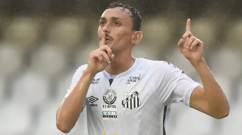 Foto: Ivan Storti/Santos - Diego Pituca assinou pré-contrato com Santos para voltar à Vila Belmiro em janeiro de 2024