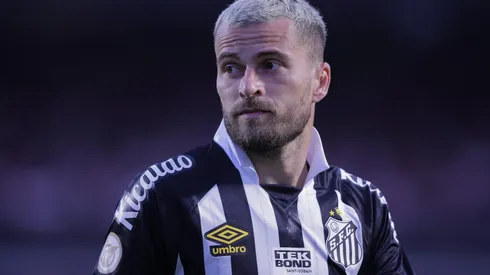 Foto: Ettore Chiereguini/AGIF - Lucas Lima é titular do Santos