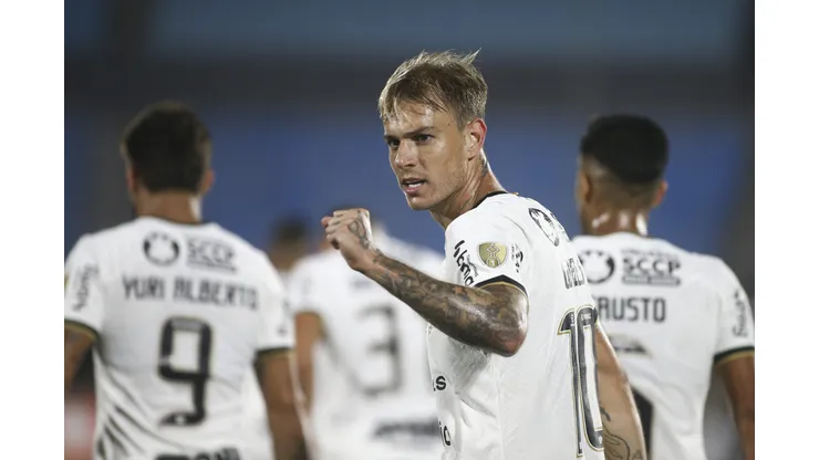 Róger Guedes tem o 2º MAIOR SALÁRIO do Corinthians e números surpreendem - Foto: Ernesto Ryan/Getty Images