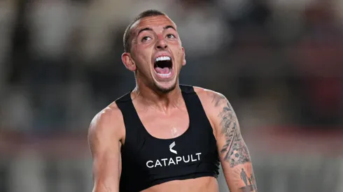 Foto: Imagem: Ernesto Benavides / AFP - Ryan comemorando seu tento no Peru