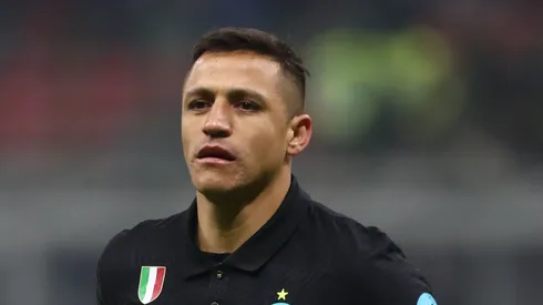 MILAN, ITALY - JANUARY 09: Alexis Sanchez of FC Internazionale looks on during the Serie A match between FC Internazionale v SS Lazio at Stadio Giuseppe Meazza on January 09, 2022 in Milan, Italy. (Photo by Marco Luzzani/Getty Images)