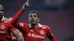 RS - Porto Alegre - 24/06/2022 - BRASILEIRO A, INTERNACIONAL X CORITIBA - Taison jogador do Internacional comemora seu gol durante partida contra o Coritiba no estadio Beira-Rio pelo campeonato Brasileiro A 2022. Foto: Maxi Franzoi/AGIF