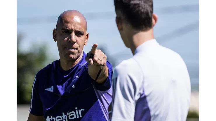 Foto: Divulgação/Cruzeiro - Técnico Pepa se 'rendeu' a volante Filipe Machado, titular do Cruzeiro