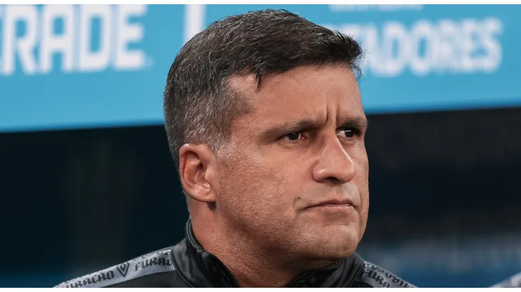 Wesley Carvalho, tecnico do Athletico-PR, durante partida contra o Alianza Lima na Arena da Baixada pela Libertadores 2023. Foto: Robson Mafra/AGIF