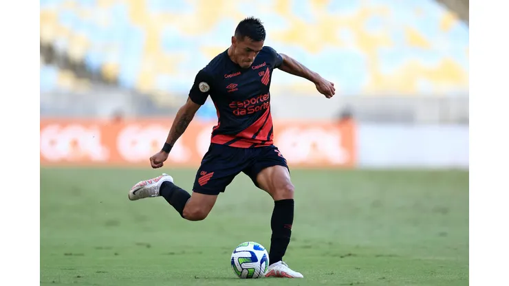 Cuello mudou de posição no Athletico Paranaense Photo by Buda Mendes/Getty Images)