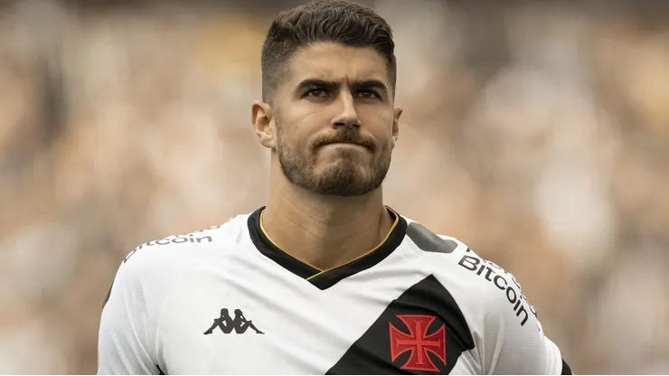 RJ - RIO DE JANEIRO - 02/07/2023 - BRASILEIRO A 2023, BOTAFOGO X VASCO - Pedro Raul jogador do Vasco durante partida contra o Botafogo no estadio Engenhao pelo campeonato Brasileiro A 2023. Foto: Jorge Rodrigues/AGIF