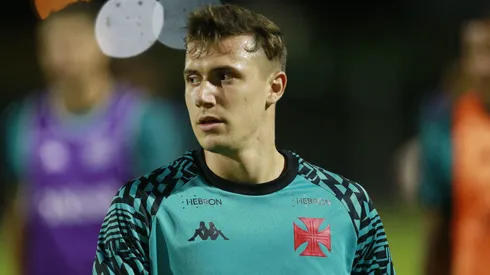 Lucas Piton é titular absoluto da LE do Vasco e novo 'reserva' deve chegar a São Januário