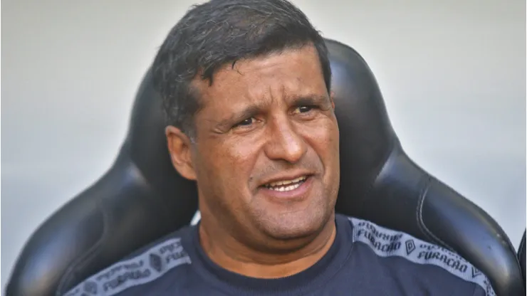 PR - CURITIBA - 24/06/2023 - BRASILEIRO A 2023, ATHLETICO-PR X CORINTHIANS - Wesley Carvalho tecnico do Athletico-PR durante partida contra o Corinthians no estadio Arena da Baixada pelo campeonato BRASILEIRO A 2023. Foto: Gabriel Machado/AGIF