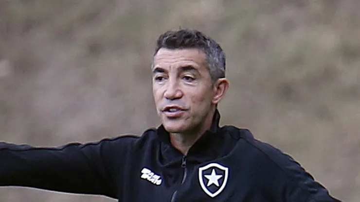 Foto: Divulgação Flickr Botafogo/Vitor Silva - Bruno Lage pode demitir rivais santistas