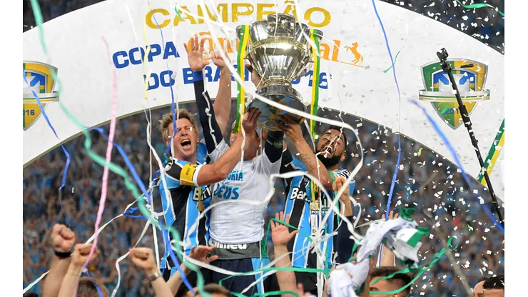 Porto Alegre - RS - 07/12/2016 - COPA DO BRASIL 1026 / GREMIO X ATLETICO MG- Gremio campao da COPA DO BRASIL 2016 na Arena do gremio . Foto: Ricardo Rimoli/AGIF