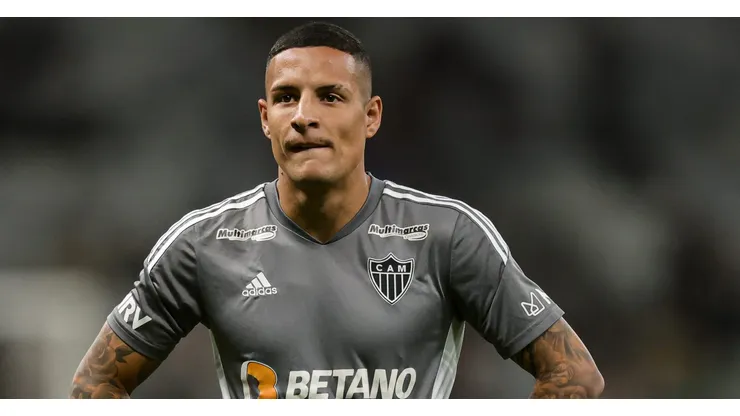 MG - BELO HORIZONTE - 08/07/2023 - BRASILEIRO A 2023, ATLETICO-MG X CORINTHIANS - Guilherme Arana jogador do Atletico-MG durante aquecimento antes da partida contra o Corinthians no estadio Mineirao pelo campeonato Brasileiro A 2023. Foto: Gilson Lobo/AGIF