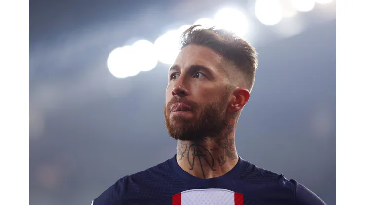Clive Rose/Getty Images - Zagueiro ex-Real Madrid está livre no mercado