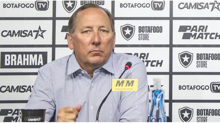 Foto: Arthur Barreto/Botafogo - John Textor topou emprestar Luis Segovia para seu clube na Bélgica