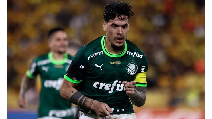 Gustavo Gómez toma decisão surpreendente após proposta para jogar com Cristiano Ronaldo