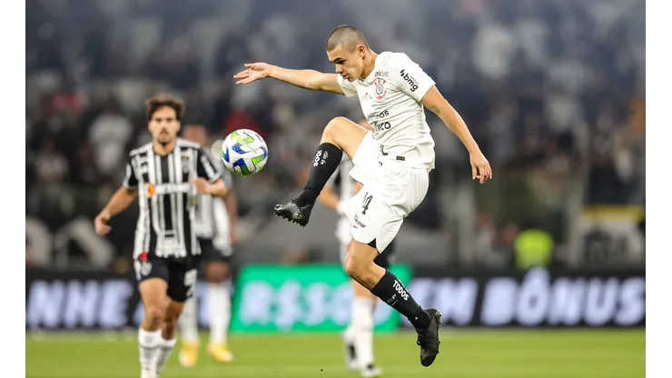 Gabriel Moscardo renova com o Corinthians e tempo do novo contrato impressiona a Fiel