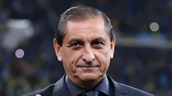 MADRID, SPAIN - DECEMBER 09: Miguel Angel Russo, former manager of Boca Juniors (R) and Ramon Diaz, former manager of River Plate (L) pose for a photo prior to the second leg of the final match of Copa CONMEBOL Libertadores 2018 between Boca Juniors and River Plate at Estadio Santiago Bernabeu on December 9, 2018 in Madrid, Spain. Due to the violent episodes of November 24th at River Plate stadium, CONMEBOL rescheduled the game and moved it out of Americas for the first time in history. (Photo by Laurence Griffiths/Getty Images)