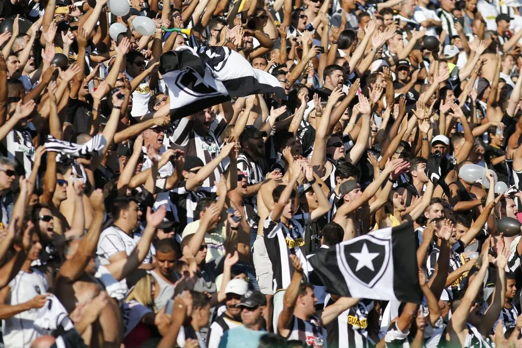 JUIZ DE FORA – MG – 02/04/2016 – CARIOCA A 2016  – BOTAFOGO X FLAMENGO – Torcida do Botafogo durante partida do Campeonato Carioca A 2016 no Estadio Mario Helenio. Foto: Rui Porto Filho/AGIF
