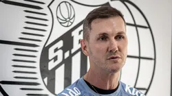 Santos fecha +1 contratação e Paulo Turra pula de alegria na Vila Belmiro