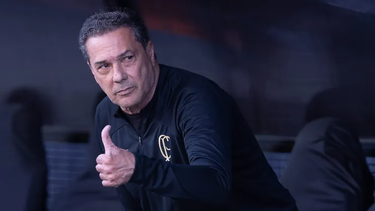 Foto: Ettore Chiereguini/AGIF - Vanderlei Luxemburgo, tecnico do Corinthians durante partida contra o America-MG no estadio Arena Corinthians pelo campeonato Copa do Brasil 2023.