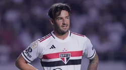 Foto: Ettore Chiereguini/AGIF - Pato, jogador do Sao Paulo, durante partida contra o Santos no estadio Morumbi pelo campeonato Brasileiro A 2023.