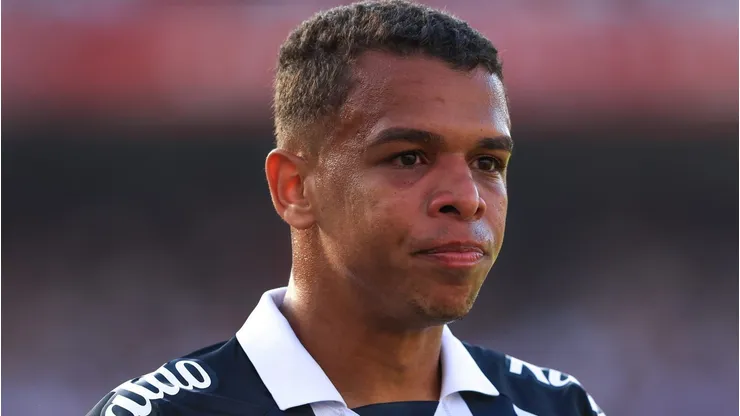 Sandry jogador do Santos durante partida contra o Sao Paulo no estadio Morumbi pelo campeonato Brasileiro A 2023. Foto: Marcello Zambrana/AGIF