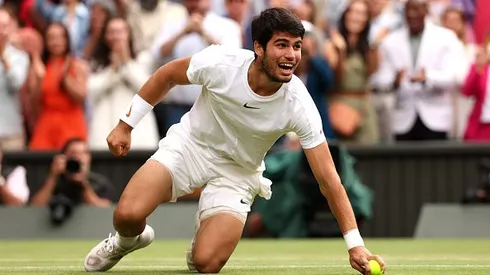 Alcaraz comemorando o título de Wimbledon
