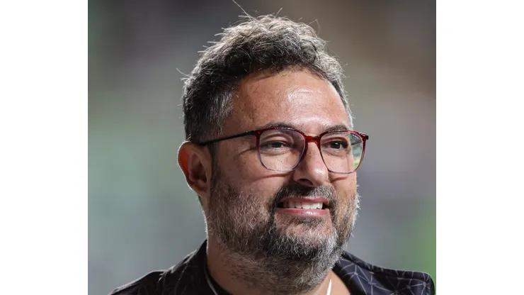 Alexandre Mattos, diretor de futebol do Athletico-PR, durante partida contra o Atletico-MG no Independência pelo Brasileirão 2023. Foto: Gilson Junio/AGIF