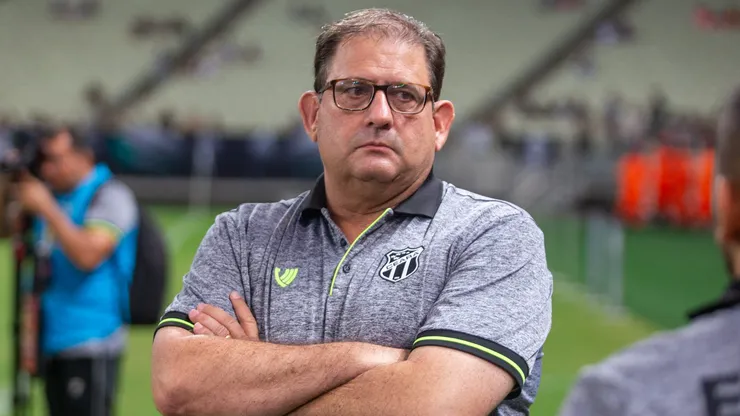 Foto: Lucas Emanuel/AGIF - Guto Ferreira, tecnico do Ceara, durante partida contra o Botafogo-SP no estadio Arena Castelao pelo campeonato Brasileiro B 2023.