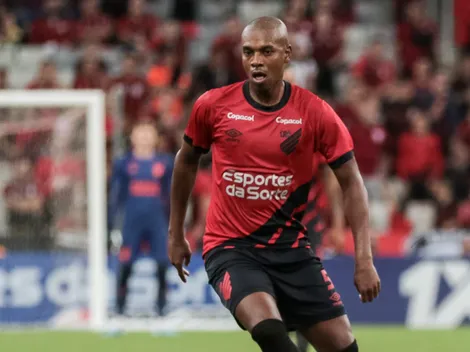 Reforço do Athletico-PR quer títulos e fala sobre jogar com Fernandinho