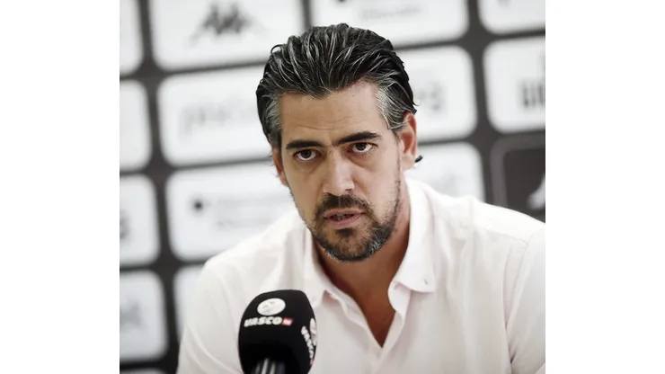 Vasco deve preparar ‘bolada’ para zagueiro que atua na Europa