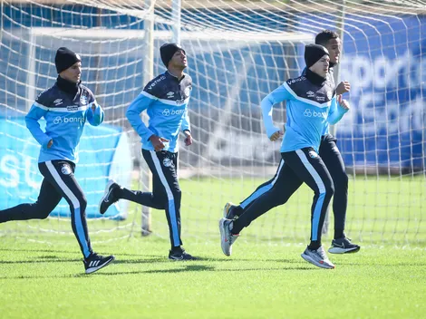Renato adianta folga e deixa elenco do Grêmio treinando no Sul