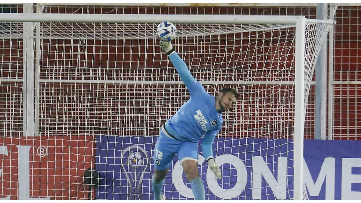 Lucas Perri, goleiro titular do Botafogo, em ação pela Sul-Americana 2023. Foto: Flickr oficial Botafogo/Vitor Silva