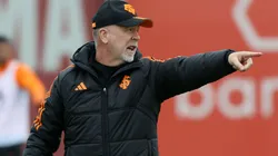 Foto: Ricardo Duarte/Internacional/Divulgação - Mano Menezes: técnico tem planos para novo reforço do Inter