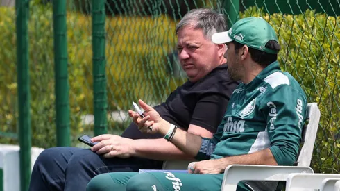 Foto: Cesar Greco/Palmeiras/Divulgação - Barros e Abel Ferreira: dirigente contou bastidores com o técnico