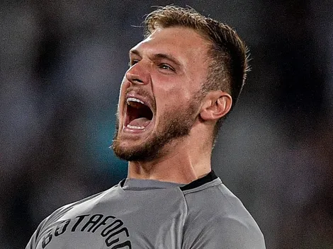 Lucas Perri deixa rivais para trás no Botafogo