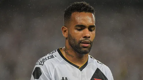 Alex Teixeira, do Vasco, durante partida contra o Botafogo no Nilton Santos pelo Brasileirão 2023. Foto: Thiago Ribeiro/AGIF