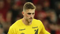 Photo by Heuler Andrey/Getty Images - Bento chama a atenção do Benfica