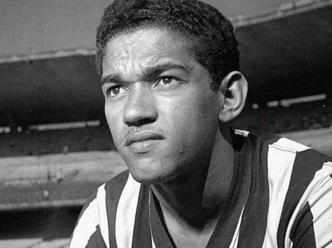 Garrincha ganha estátua de OURO em General Severiano